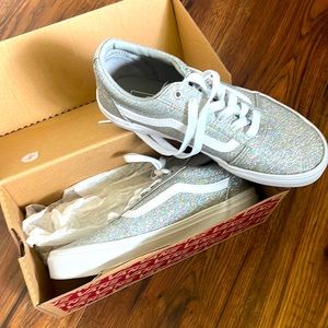 Girls vans size 4 style ward